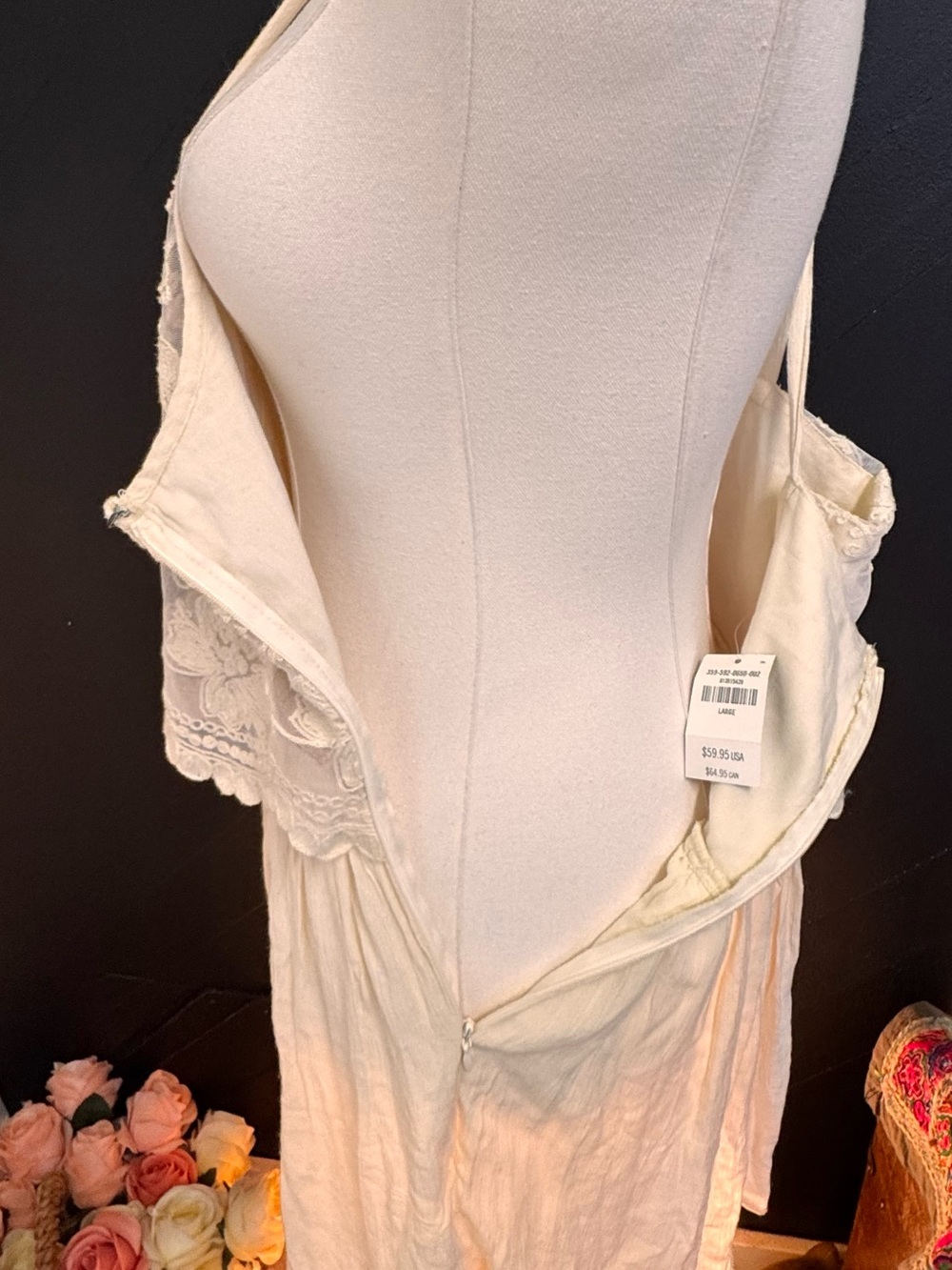 Hollister Cream Lace Overlay Dress size Large - Picture 4 of 12